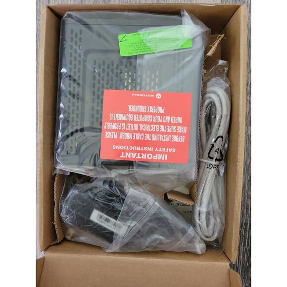 Motorola SB6141 DOCSIS 3.0 Cable Modem - Picture 2 of 3